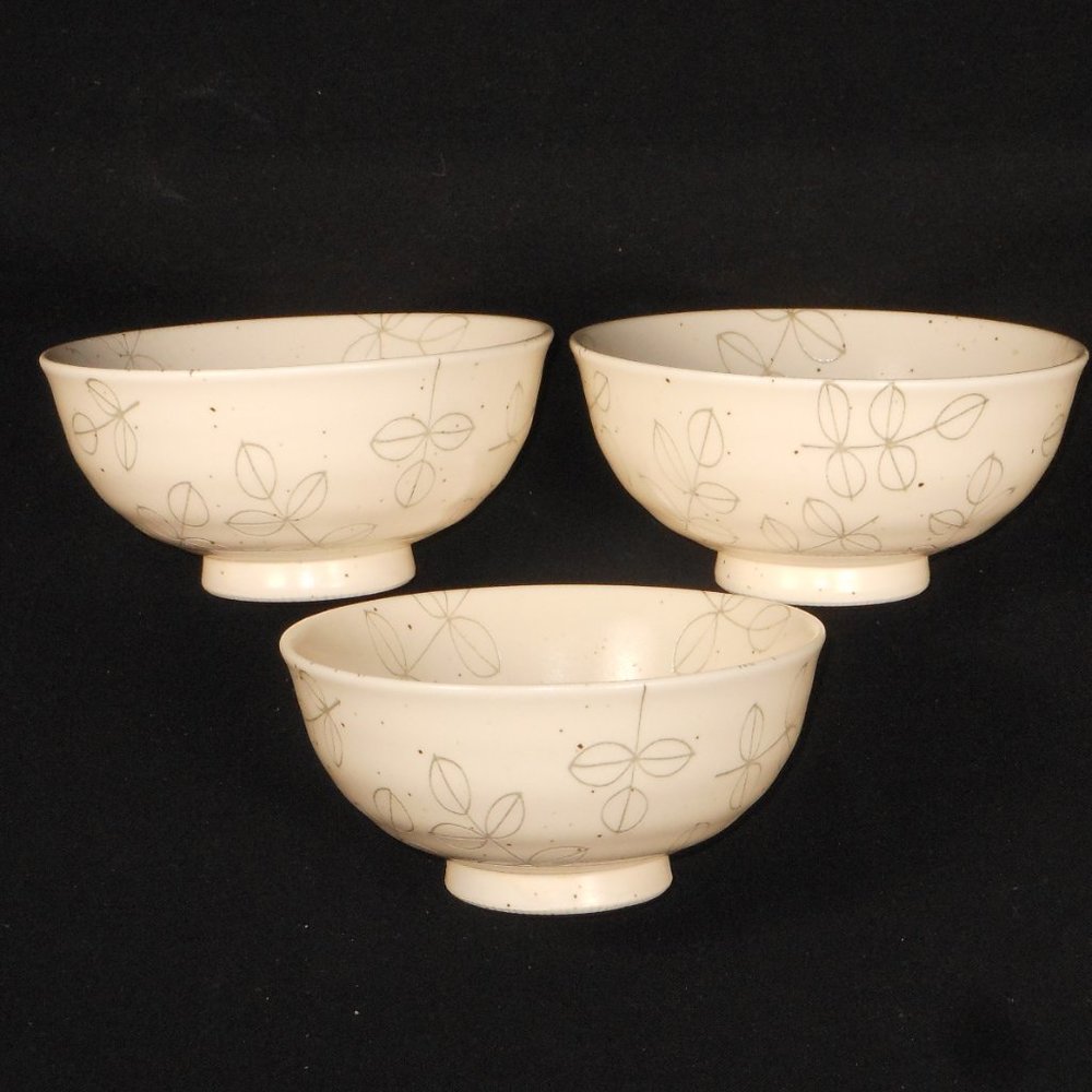 3 Japanese fine porcelain footed rice bowl